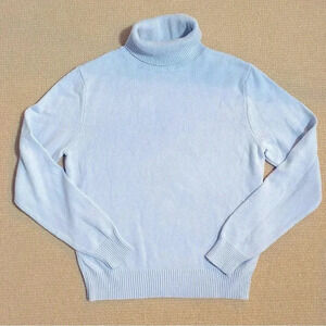 Women’s vintage baby blue turtle neck sweater